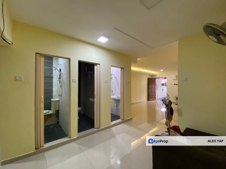 Taman Kantan Permai/ Kajang/ Double Storey Terrace House/ Fully Renovated/ Fully Extended Kitchen/ Plaster Ceiling/ Sale, Selangor, Kajang