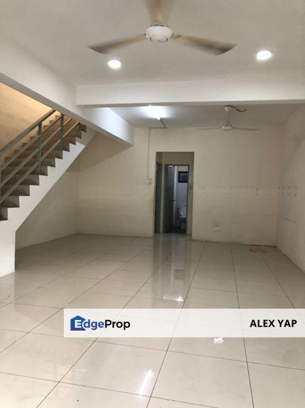 Taman Sri Garing/ Rawang/ Double Storey Terrace House/ Freehold/ Renovation Minot at Back/ 1260 sf/ Sale, Selangor, Rawang