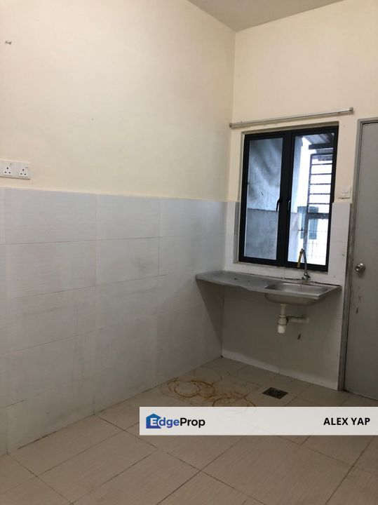 Taman Sri Garing/ Rawang/ Double Storey Terrace House/ Freehold/ Renovation Minot at Back/ 1260 sf/ Sale, Selangor, Rawang