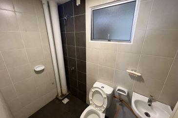 De Bayu Apartment @ Setia Alam