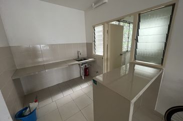 De Bayu Apartment @ Setia Alam