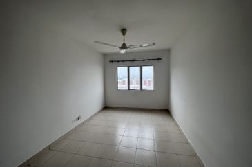 De Bayu Apartment @ Setia Alam