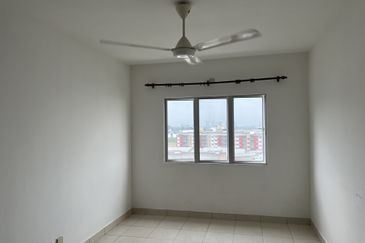 De Bayu Apartment @ Setia Alam