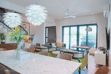 ATHIRA, Bandar Bukit Raja