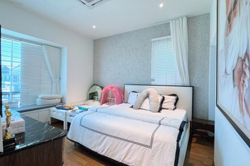 ATHIRA, Bandar Bukit Raja