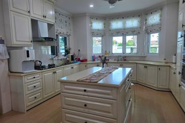 Seksyen 10, Shah Alam