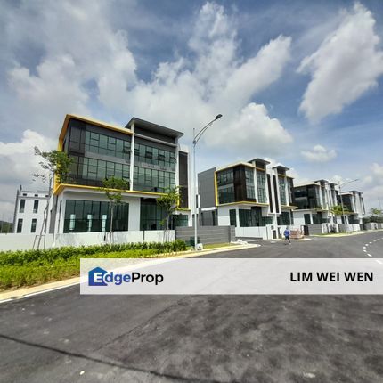 New 3 storey Semi-D Factory/Warehouse for rent @ Sepang close to KLIA, Selangor, Sepang