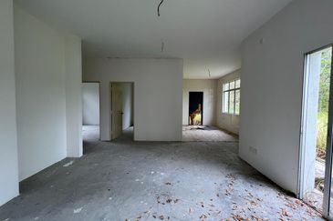 Corner Lot Springdale Bungalow at Bandar Tasik Senangin Lenggeng 