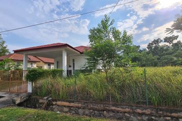 Corner Lot Springdale Bungalow at Bandar Tasik Senangin Lenggeng 