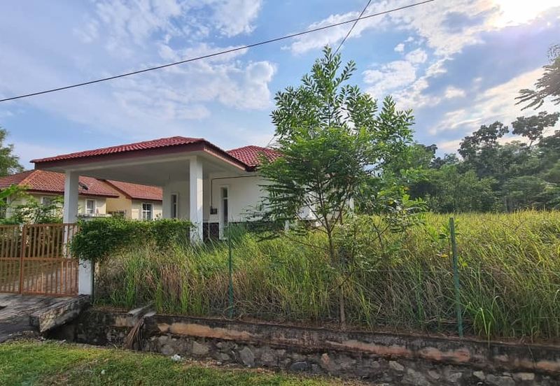 Corner Lot Springdale Bungalow at Bandar Tasik Senangin Lenggeng 