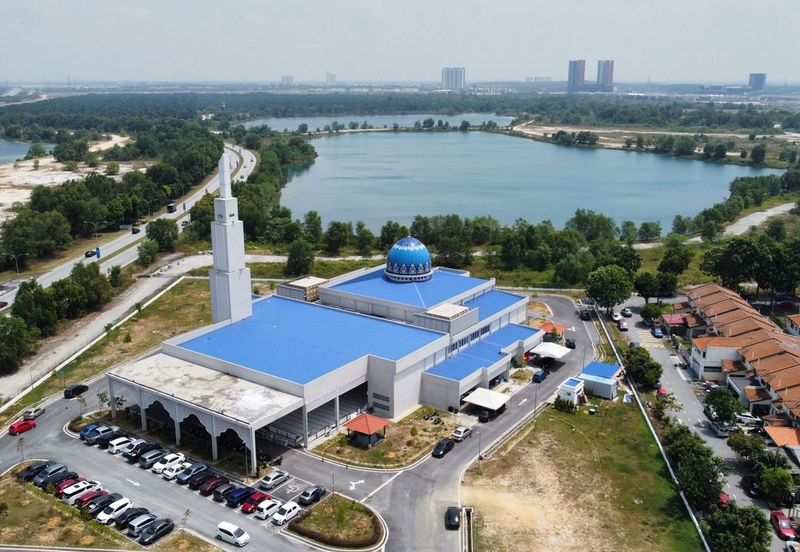 Residence next to MAHSA University Hospital at Rimbayu Saujana Putra