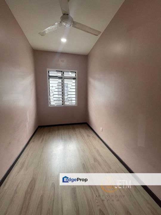 Karya Residence Kampung Jawa Klang Double Storey Partially Furniture For Rent, Selangor, Klang