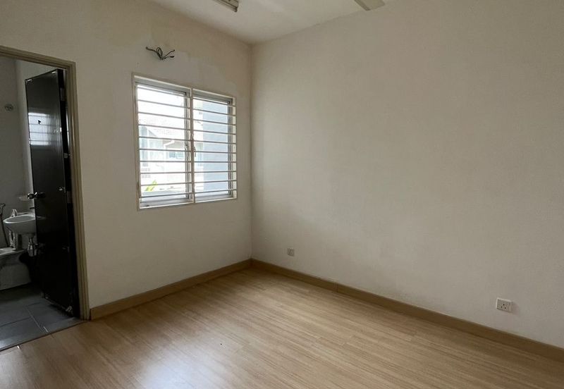 Saron @Bandar Bukit Raja