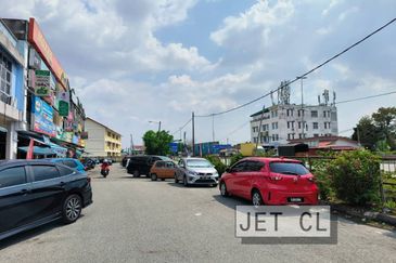 Jalan Meru, Batu 7
