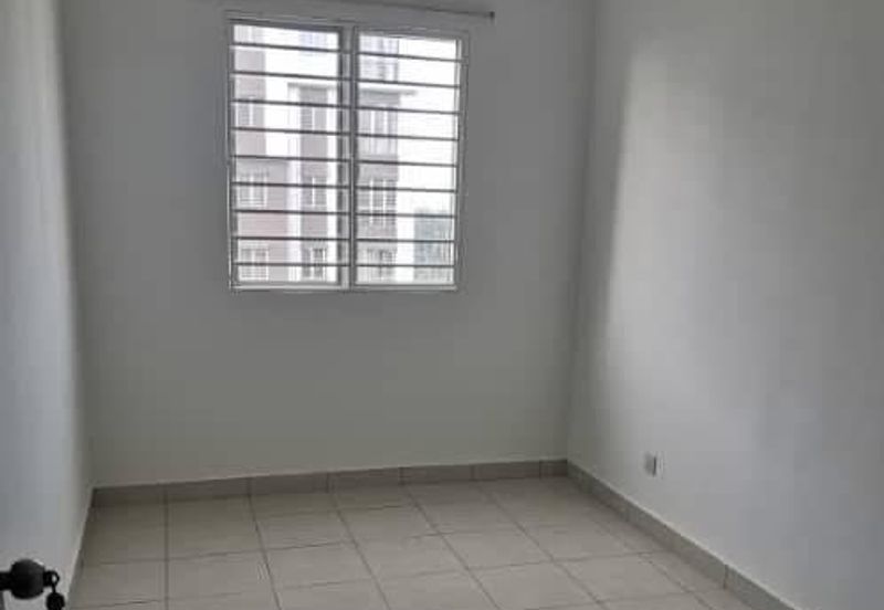 Azaria Apartment @ Bandar Paklands