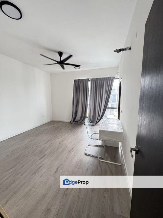 Nadira Bandar Bukit Raja Master Bedroom For Rent, Selangor, Klang