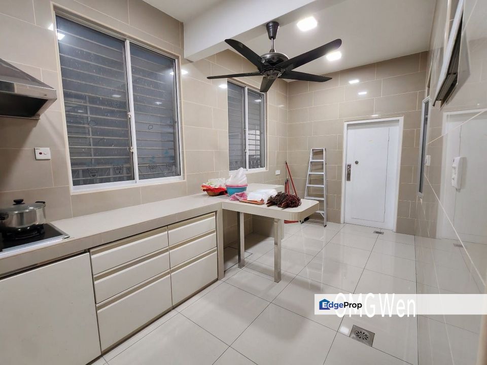 Aman Perdana Klang Double Storey Semi D house For Rent Partially Furniture, Selangor, Klang