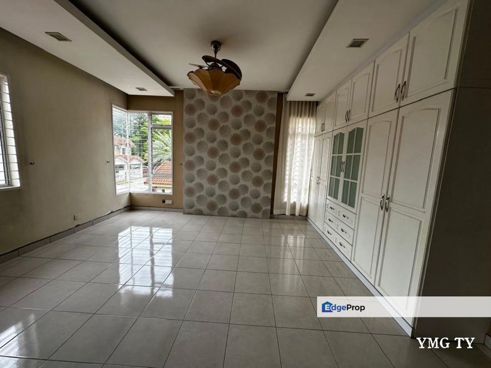 Taman Aman Perdana Klang Double Storey Semi D House Partially Furniture For Rent, Selangor, Klang