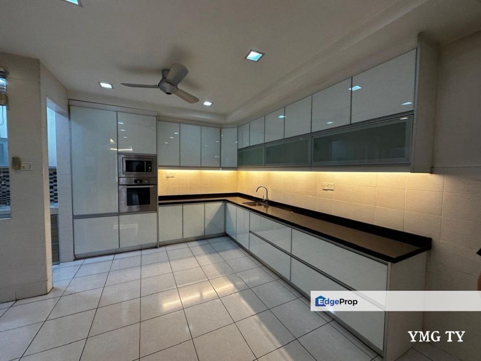 Taman Aman Perdana Klang Double Storey Semi D House Partially Furniture For Rent, Selangor, Klang