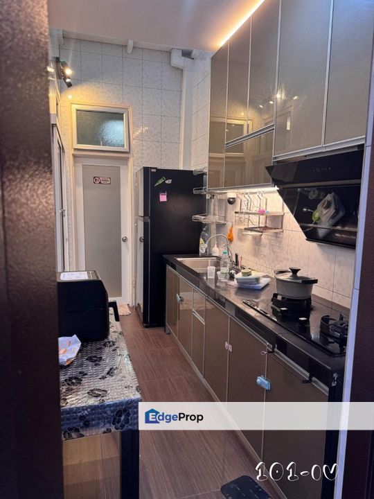 Bandar Parkland Klang Double Storey Semi D house Fully Renovated Fully Furniture For Rent , Selangor, Klang