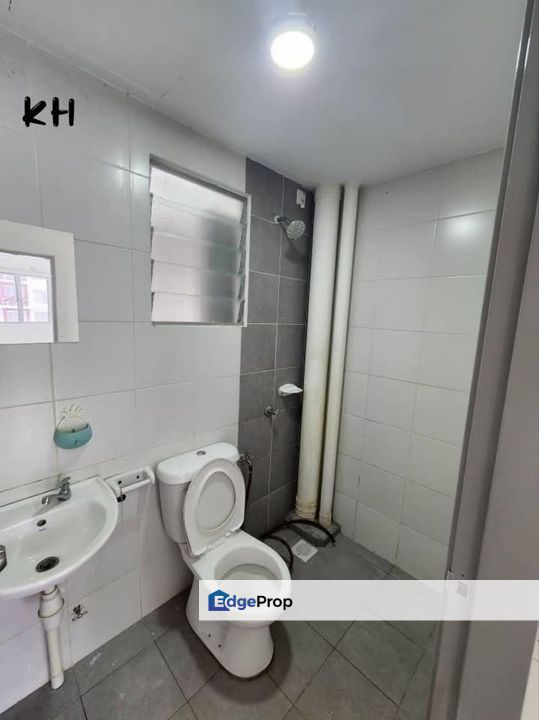 De Kiara Apartment,Setia Alam Basic Unit with  Good Condition For Sale, Selangor, Shah Alam