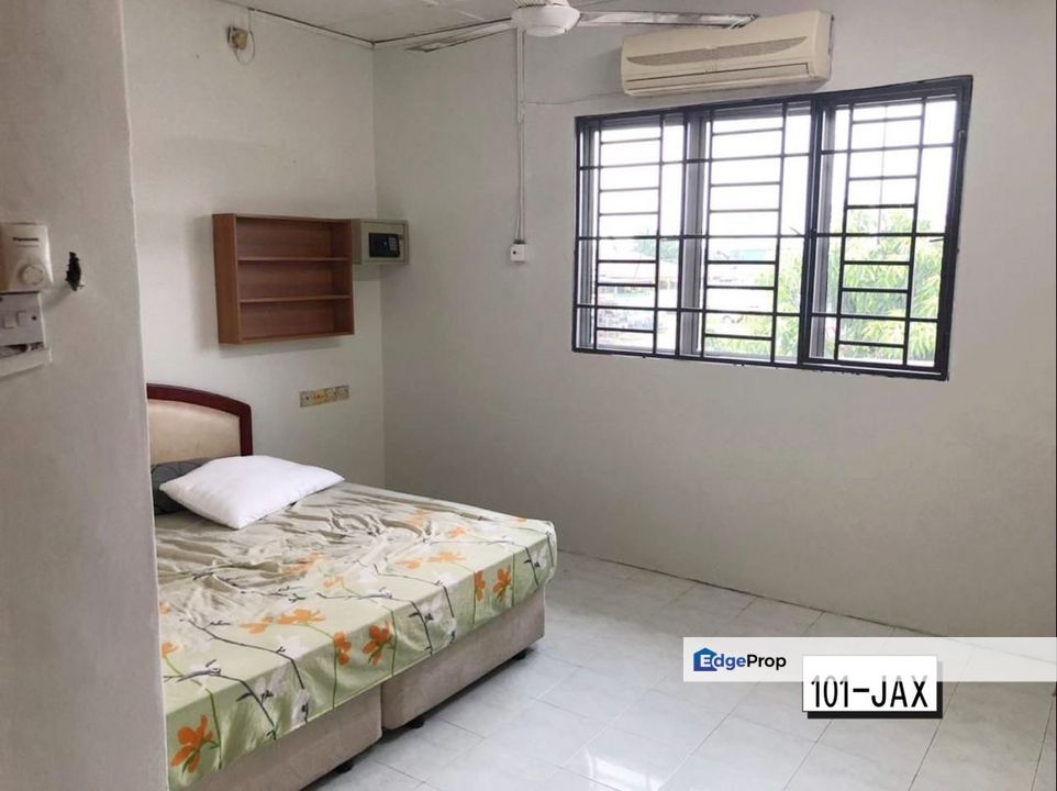 Batu Belah Klang Double Storey House For Sale Renovated, Selangor, Klang