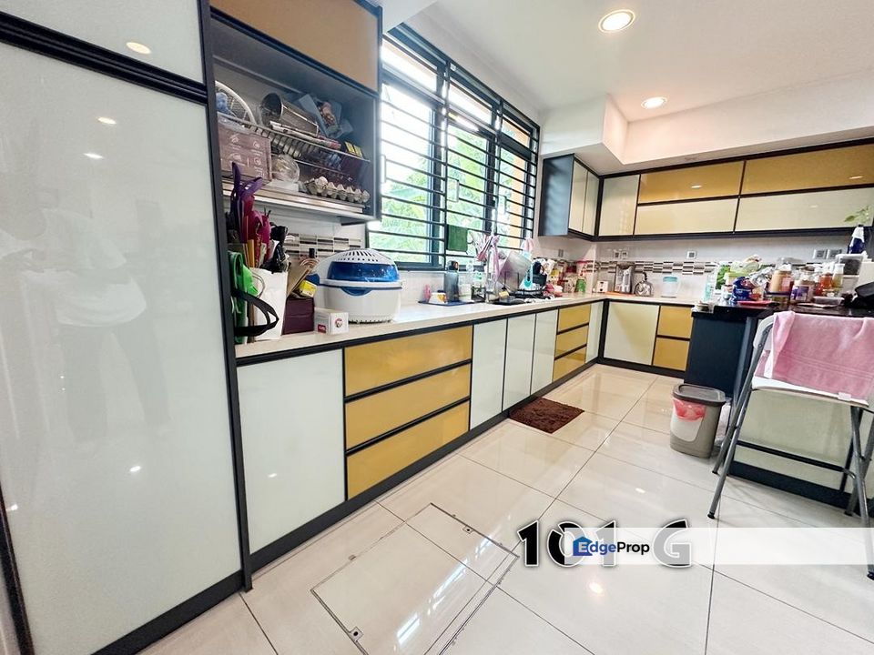 Taman Aman Perdana Double Storey Semi D House With Good Condition, Selangor, Klang