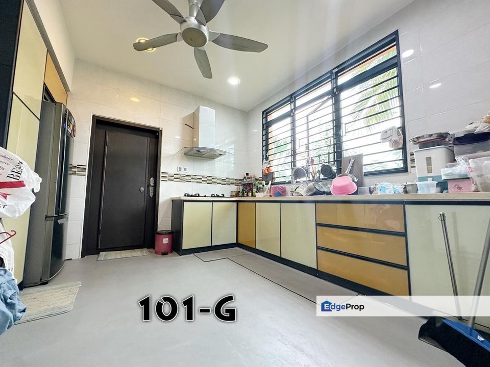 Taman Aman Perdana Double Storey Semi D House With Good Condition, Selangor, Klang