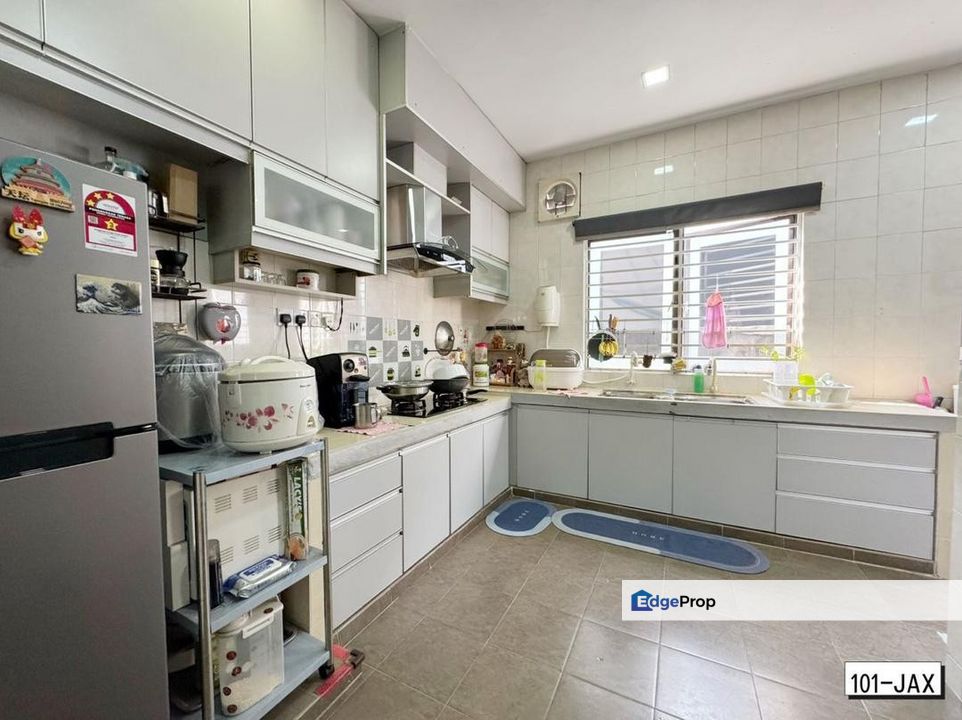 Sanggul Bandar Puteri Klang Double Storey House with Good Condition Unit For Sale, Selangor, Klang