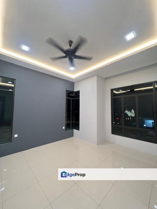 Canary Garden Bandar Bestari Double Storey Semi D House For Rent With Partially Furniture , Selangor, Klang