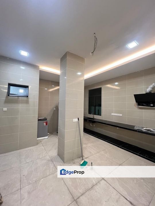 Canary Garden Bandar Bestari Double Storey Semi D House For Rent With Partially Furniture , Selangor, Klang