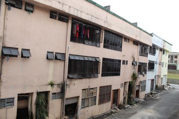 Bandar Baru Nilai, Putra Nilai Seremban, 3 storey shop office 