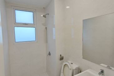 Aurora Tower @ Eco Sky