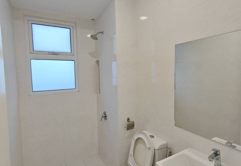 Aurora Tower @ Eco Sky