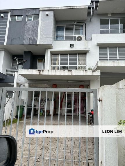 Taman Semenyih Indah 2, 2.5 storey terrace partly furnished, freehold , Selangor, Semenyih