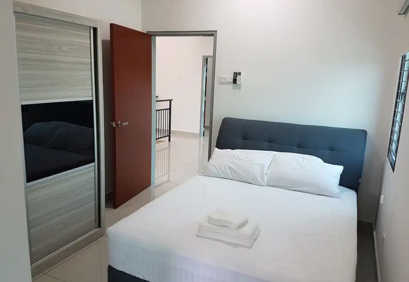 Evira @ Warisan Puteri