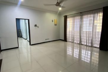 Putra Hill Residency