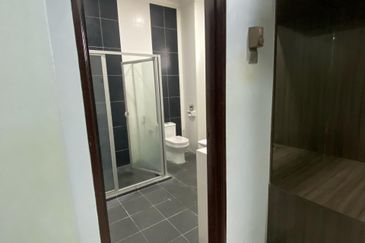 Putra Hill Residency