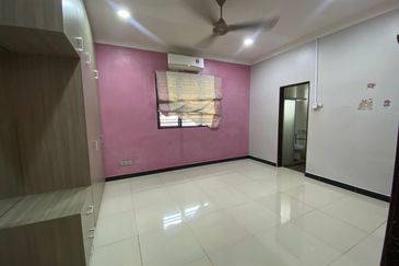 Putra Hill Residency