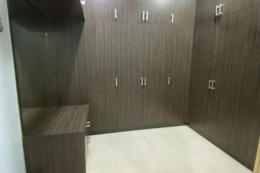 Putra Hill Residency