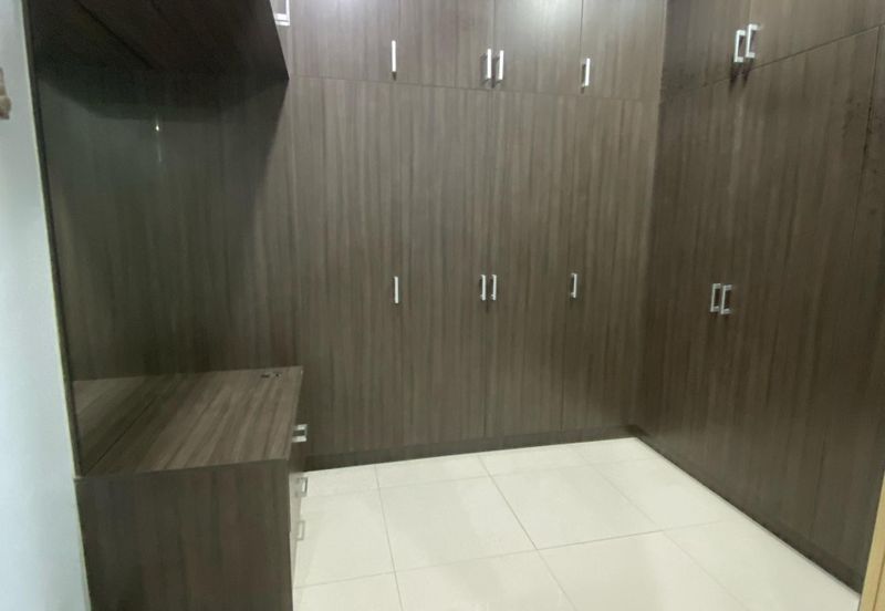 Putra Hill Residency