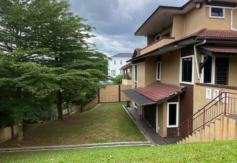 Putra Hill Residency