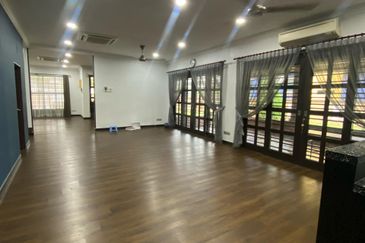 Putra Hill Residency