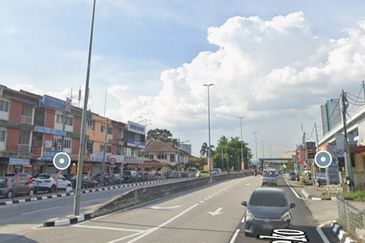Kajang Taman Sri Reko, Ground floor shop office facing main road 