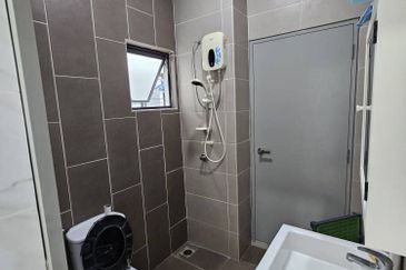 Evira @ Warisan Puteri