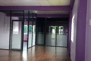 Taman Sri Melor Kajang , Corner Shop office renovated 