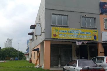 Taman Sri Melor Kajang , Corner Shop office renovated 