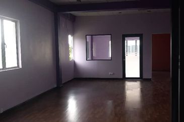 Taman Sri Melor Kajang , Corner Shop office renovated 