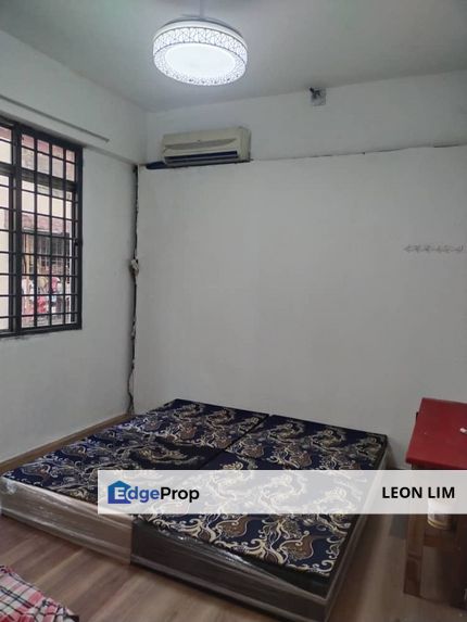 Pusat Hentian Bus Kajang, apartment 4 room 1 bath, partly furnished , Selangor, Kajang