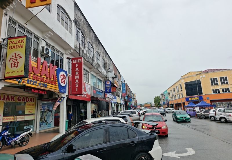 Jalan Pasar Baru, Pekan Semenyih